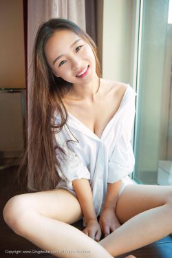 解开美女胸衣